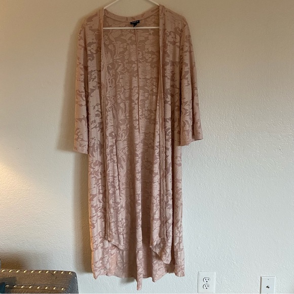 Torrid Light Pink High-low Floral Kimono Size 1 - Picture 4 of 9